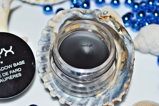 Черное VS Белое. NYX Eyeshadow Base. Оттенок 05 Black