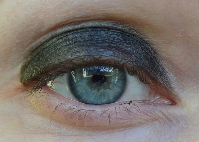 Черное VS Белое. NYX Eyeshadow Base. Оттенок 05 Black