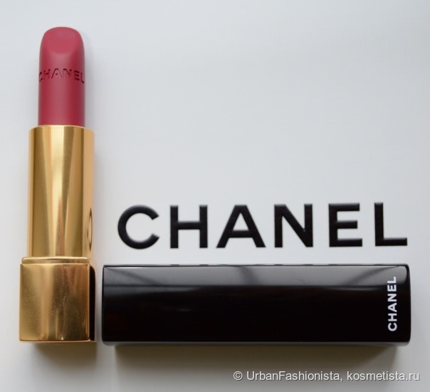 Рождественская красавица Chanel Rouge Allure Velvet Luminous Matte Lip Colour 437 La Merveilleuse