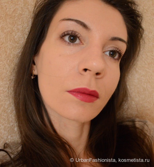 Рождественская красавица Chanel Rouge Allure Velvet Luminous Matte Lip Colour 437 La Merveilleuse