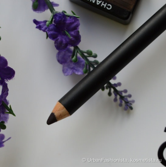 Восхитительный дуэт: Chanel Le Crayon Khol Intense Eye Pencil 17 Rouge Noir и Chanel Le Volume De Chanel 30 Prunе