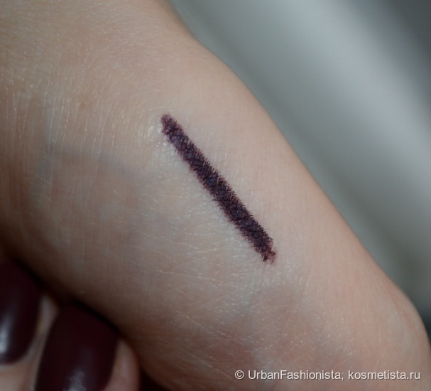 Восхитительный дуэт: Chanel Le Crayon Khol Intense Eye Pencil 17 Rouge Noir и Chanel Le Volume De Chanel 30 Prunе