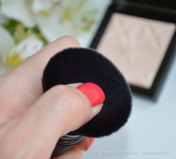 Сияние изнутри с Givenchy Les Saisons Healthy Glow Powder, #00 Moonlight Saison + бонусная кисть