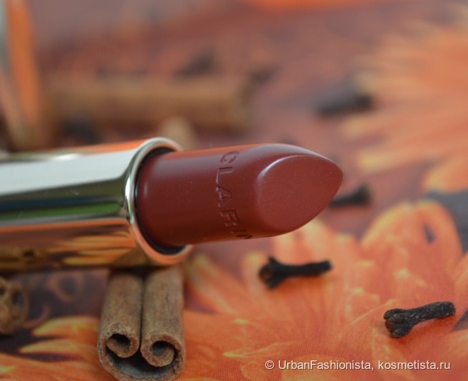 Медовая осень: Clarins Joli Rouge Moisturizing Long-Wearing Lipstick в оттенке #737 Spicy Cinnamon