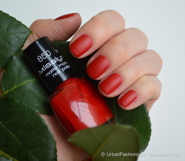Бархатные лепестки роз на ногтях с лаком Misslyn Matte Mania Nail Polish в оттенке #850 My Matte Red