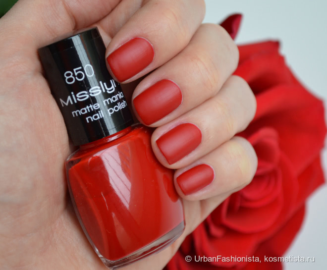 Бархатные лепестки роз на ногтях с лаком Misslyn Matte Mania Nail Polish в оттенке #850 My Matte Red