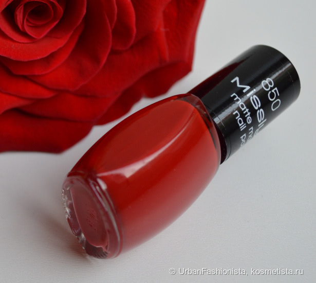 Бархатные лепестки роз на ногтях с лаком Misslyn Matte Mania Nail Polish в оттенке #850 My Matte Red