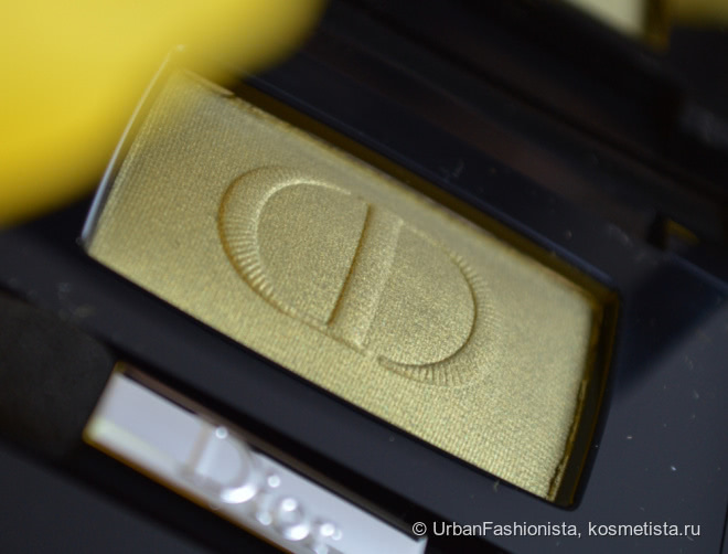 Весенняя зелень: тени Dior Diorshow Mono Professional Eye Shadow Spectacular Effects & Long Wear в оттенке #480 Nature