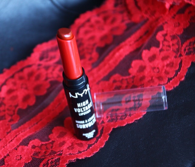 Кровавый соблазн. NYX High Voltage Lipstick 20 Burlesque