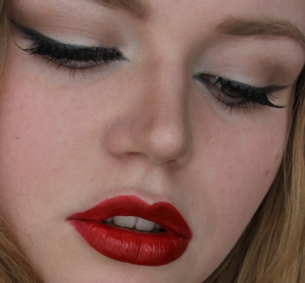 Кровавый соблазн. NYX High Voltage Lipstick 20 Burlesque