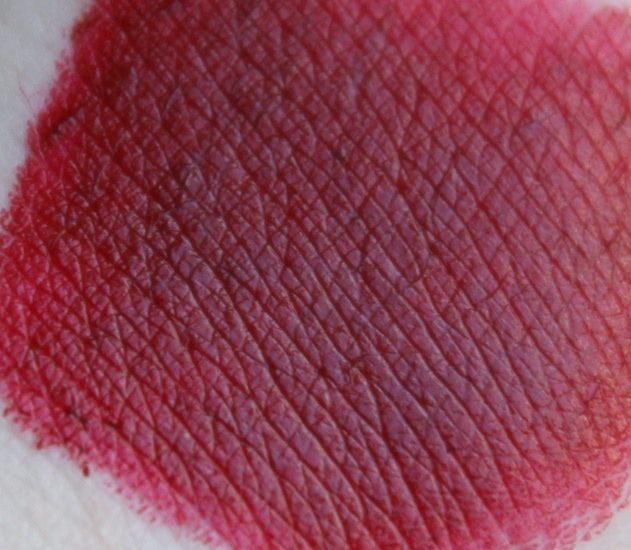 Кровавый соблазн. NYX High Voltage Lipstick 20 Burlesque