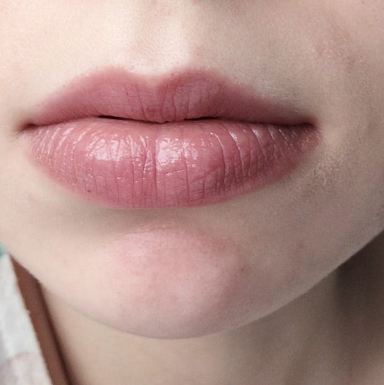 Givenchy Rouge Interdit Vinyl Lipstick в оттенке 16 Noir Révélateur