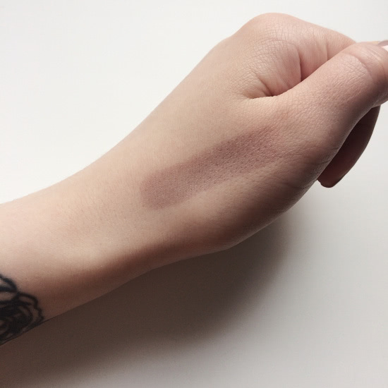 Givenchy Rouge Interdit Vinyl Lipstick в оттенке 16 Noir Révélateur