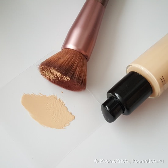 MAC Studio Fix Fluid SPF 15 в оттенке NC 15. Покажет на лице даже то, чего нет