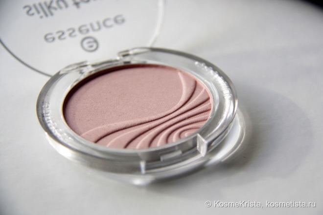 Я их не вижу, но они есть. Румяна Essence Silky Touch Blush #10 Adorable