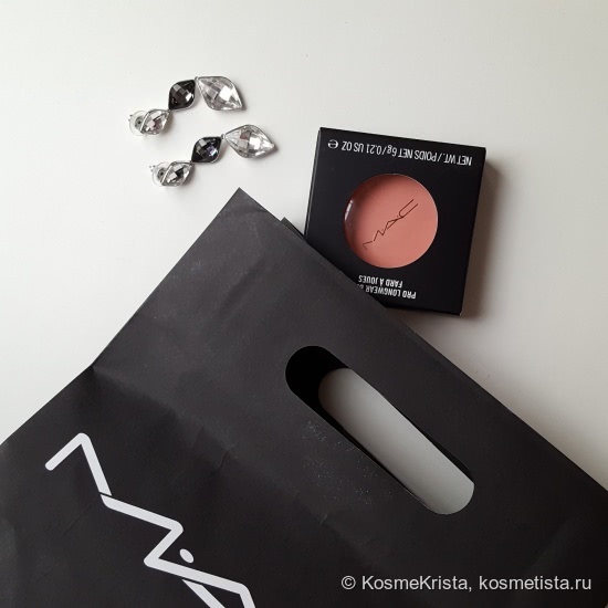 Они идеальны для меня. Румяна MAC Powder Blush в оттенке «Rosy Outlook»