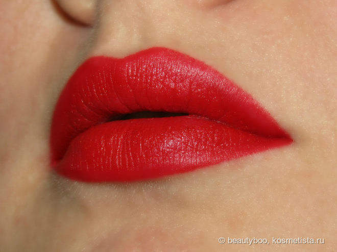 Шах и Matte. Помады Maybelline Color Sensational в оттенках #965 Siren in Scarlet и #975 Divine Wine