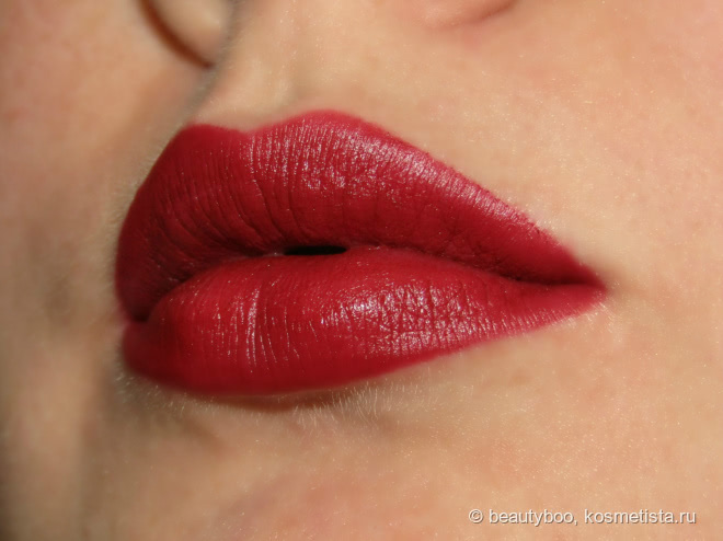 Шах и Matte. Помады Maybelline Color Sensational в оттенках #965 Siren in Scarlet и #975 Divine Wine