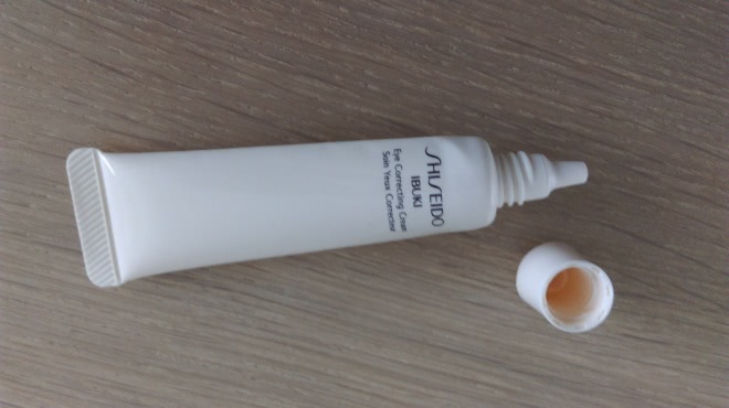 Никакой крем вокруг глаз Shiseido Ibuki eye correcting cream