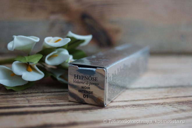 Увы, без эффекта драмы, но хороший вариант на каждый день - тушь от Lancome Hypnôse Volume à Porter 01