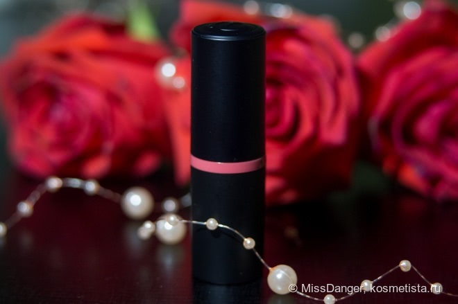 Моя яркая любимица Essense Long-Lasting Lipstick #01 Coral Calling