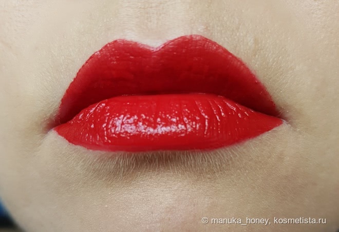 Помада Maybelline Vivid Matte Liquid в оттенке 35 Rebel Red