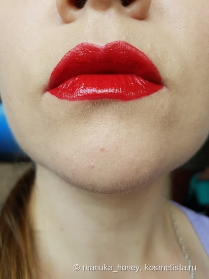 Помада Maybelline Vivid Matte Liquid в оттенке 35 Rebel Red