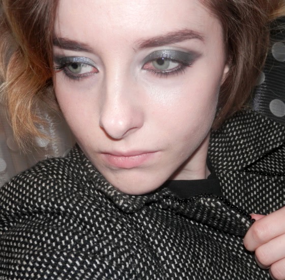 Тени Essence metal glam в оттенке Sparkle all night 04