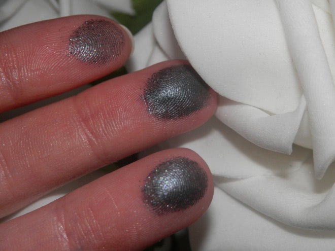 Тени Essence metal glam в оттенке Sparkle all night 04