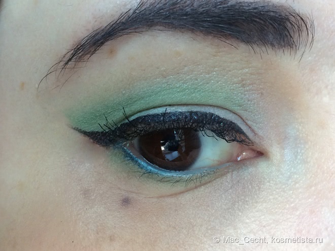 Немного тщеславия от Nouba Earthly Paradise Tre eyeshadow trio в оттенке 1 Vanity
