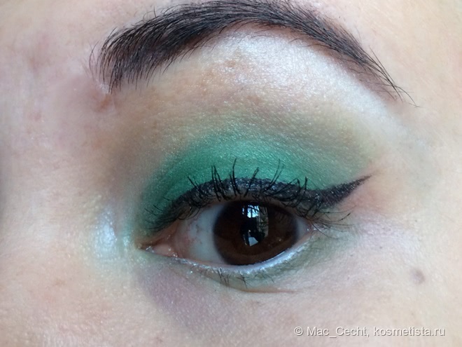 Немного тщеславия от Nouba Earthly Paradise Tre eyeshadow trio в оттенке 1 Vanity