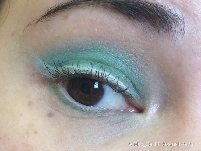 Немного тщеславия от Nouba Earthly Paradise Tre eyeshadow trio в оттенке 1 Vanity