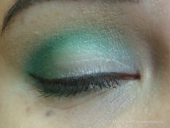 Немного тщеславия от Nouba Earthly Paradise Tre eyeshadow trio в оттенке 1 Vanity