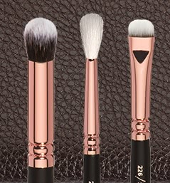 In brushes we trust: набор кистей Rose Golden Complete Eye Set в цвете “Romantic Copper” от Zoeva