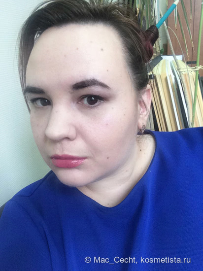 Розово-фиолетовый хайлайтер-хамелеон MAC Extra Dimension Skinfinish Poudre Lumiere #Soft frost