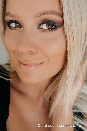 Блестящие смоки с тенями Colourpop