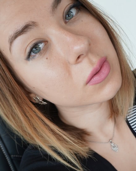 Двоечница: губная помада Rimmel Lasting Finish Matte Lipstick by Kate Moss в оттенке 101