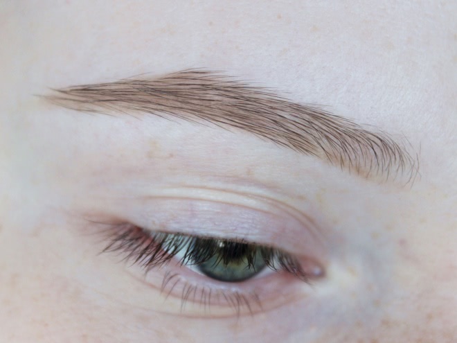 L'Oreal Paris Brow Artist Genius Kit Light to Medium