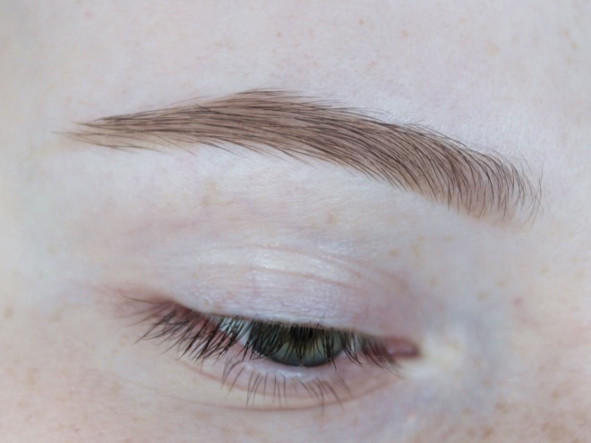L'Oreal Paris Brow Artist Genius Kit Light to Medium