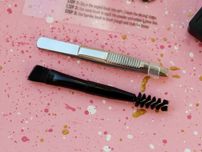 L'Oreal Paris Brow Artist Genius Kit Light to Medium