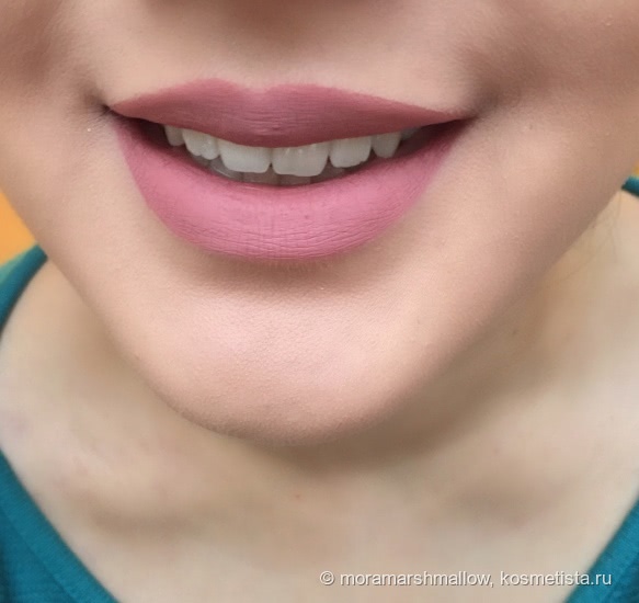 Два настроения с Sleek Matte Me в оттенках Birthday Suit и Old Hollywood