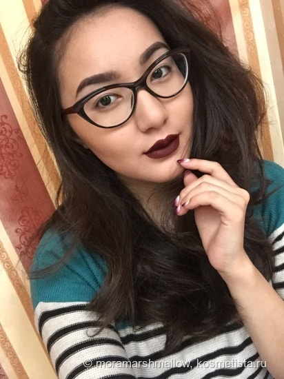 Два настроения с Sleek Matte Me в оттенках Birthday Suit и Old Hollywood