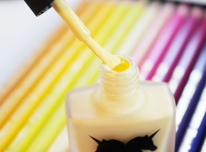 В коробке с карандашами: Lime crime Crema de Limon + граффити-дизайн