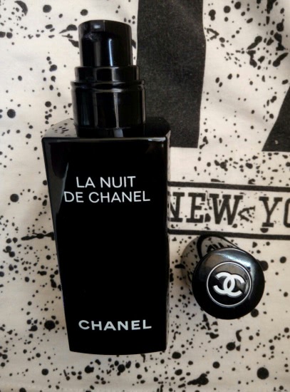 Увлажнение кожи лица с Chanel la nuit de chanel