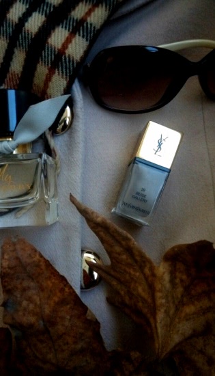 Уютный и спокойный лак Yves Saint Laurent #39