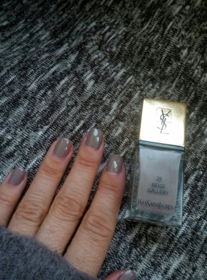 Уютный и спокойный лак Yves Saint Laurent #39
