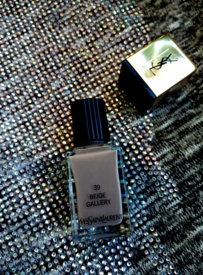 Уютный и спокойный лак Yves Saint Laurent #39