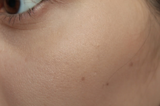 Очаровательный Dior Diorskin Nude Air Luminizer Powder 001