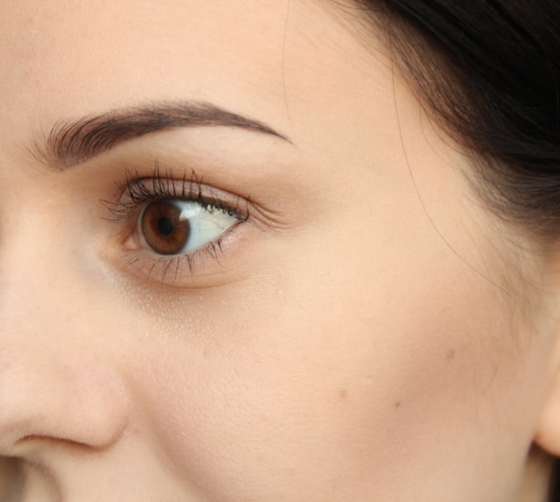 Очаровательный Dior Diorskin Nude Air Luminizer Powder 001