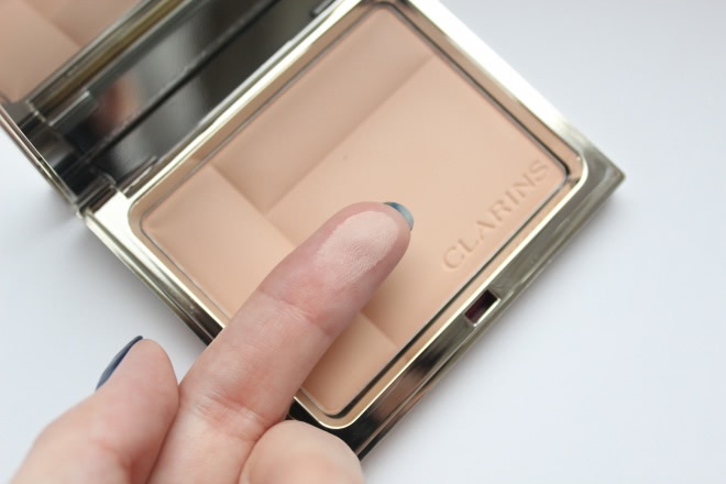 Пудра для сумочки Clarins Ever Matte Shine Control Mineral Powder Compact #00 Transparent opale